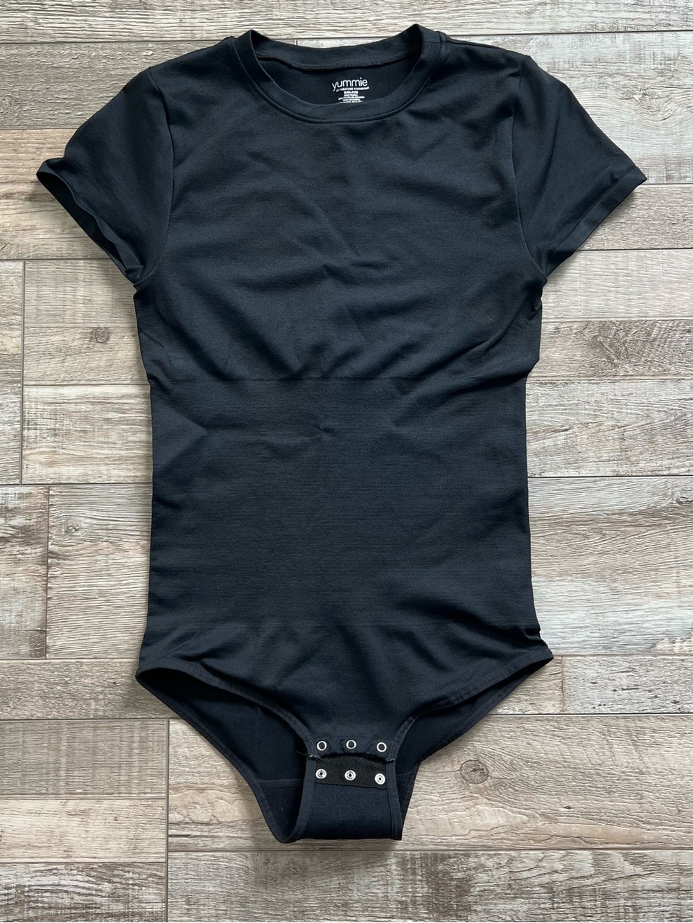 NWOT Yummie By Heather Thomson Short Sleeve Shaping Bodysuit Size S/M